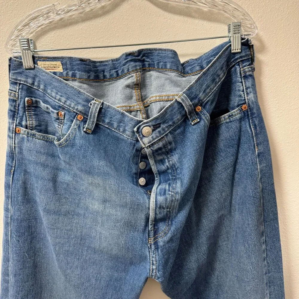 Levis 501 Mens 38x32 Button Fly Levis Premium Straight Leg